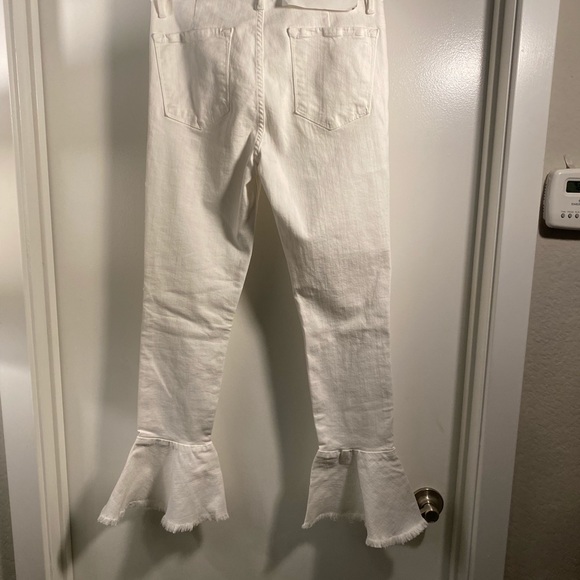 FRAME LE SKINNY DE JEANNE WHITE WITH LITTLE FLARE AT BOTTOM SIZE 28 NWT - Picture 2 of 5